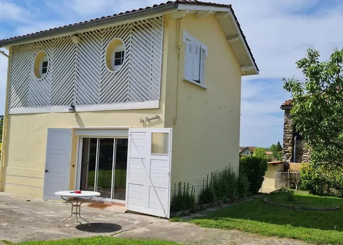 La Jaunette, Fenil Avec Piscine Casa de Férias